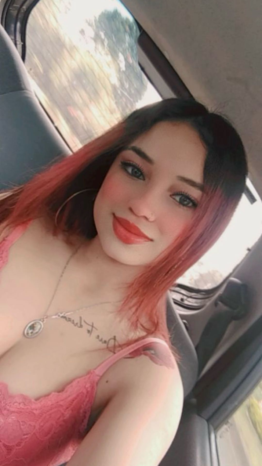 Cristal from Colombia, on Whisperly in a private chat room for two