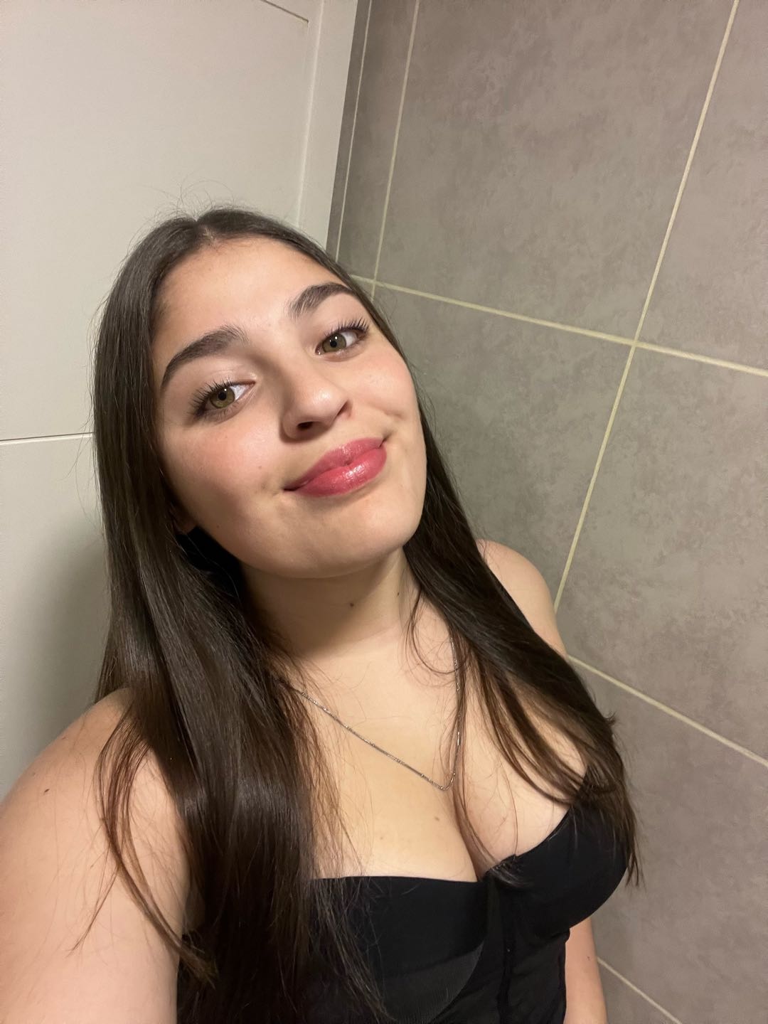 Emma from Argentina, on Whisperly, stranger chat by voice and text